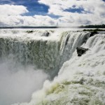 au bord de la goge du diable chutes Iguaçu Brésil
