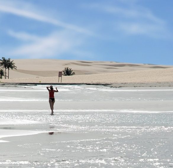 Jericoacoara femme sur la plage