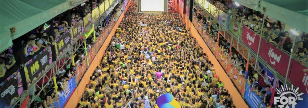 vue de haut du corridor de la micareta Fortal à Fortaleza.