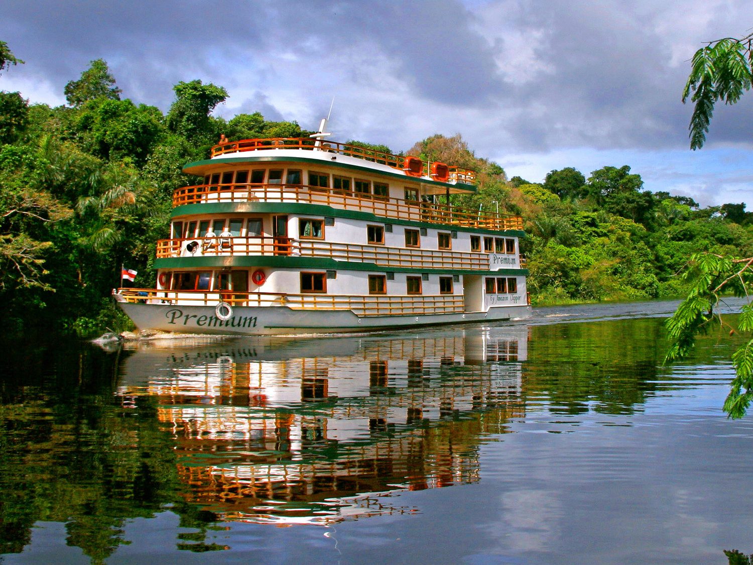 Amazonie le premium glissant au fil de l'eau