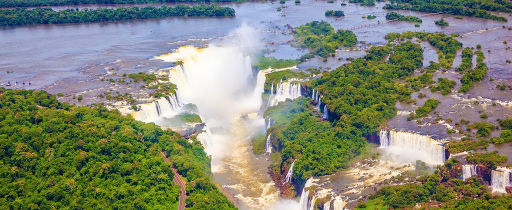 les chutes d'Iguaçu vue d'hélicoptère