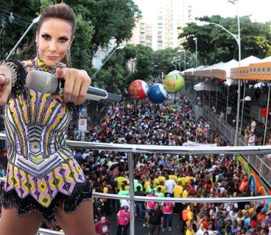 La chanteuse Ivete Sangalo durant le carnaval à Salvador.