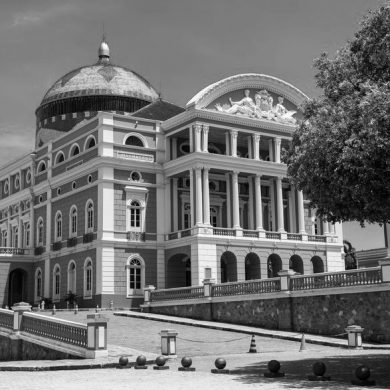 vu du théâtre Amazonas depuis la place.