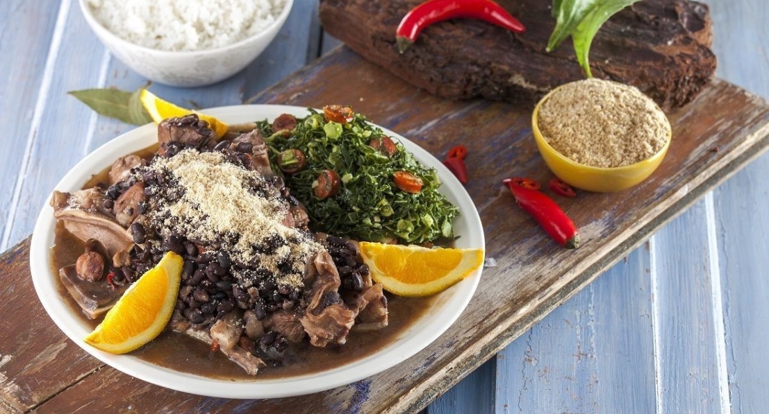 assiette de feijoada, plat national brésilien.