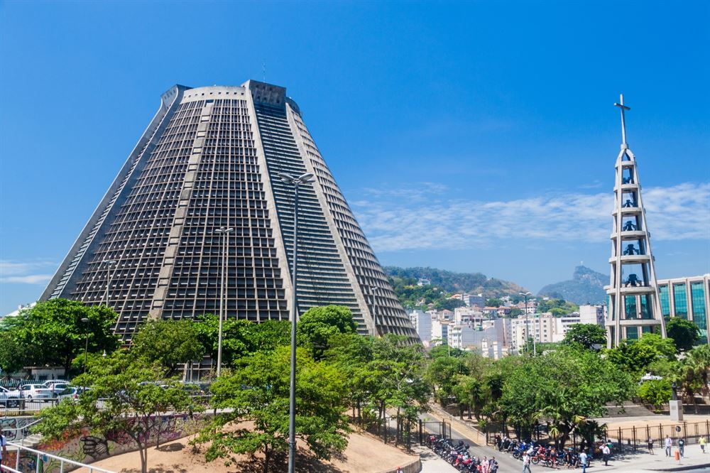 Vue de la cathédrale de Rio de Janeiro dans le centre de la ville.