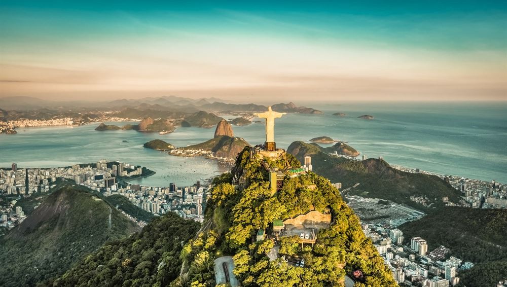 Vue aérienne du Christ Rédempteur au Corcovado à Rio de Janeiro