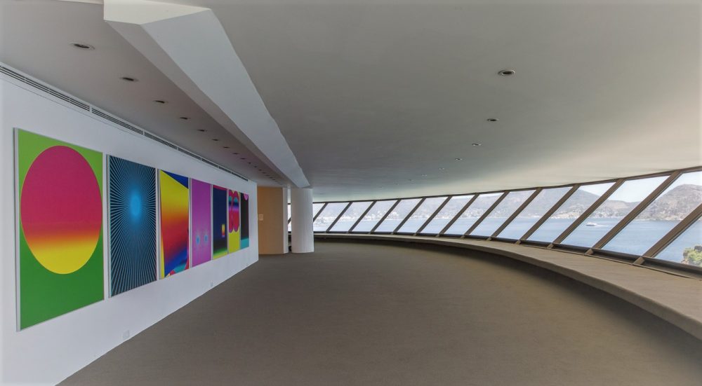 Tableau dans la galerie supérieure du MAC de Niteroi.