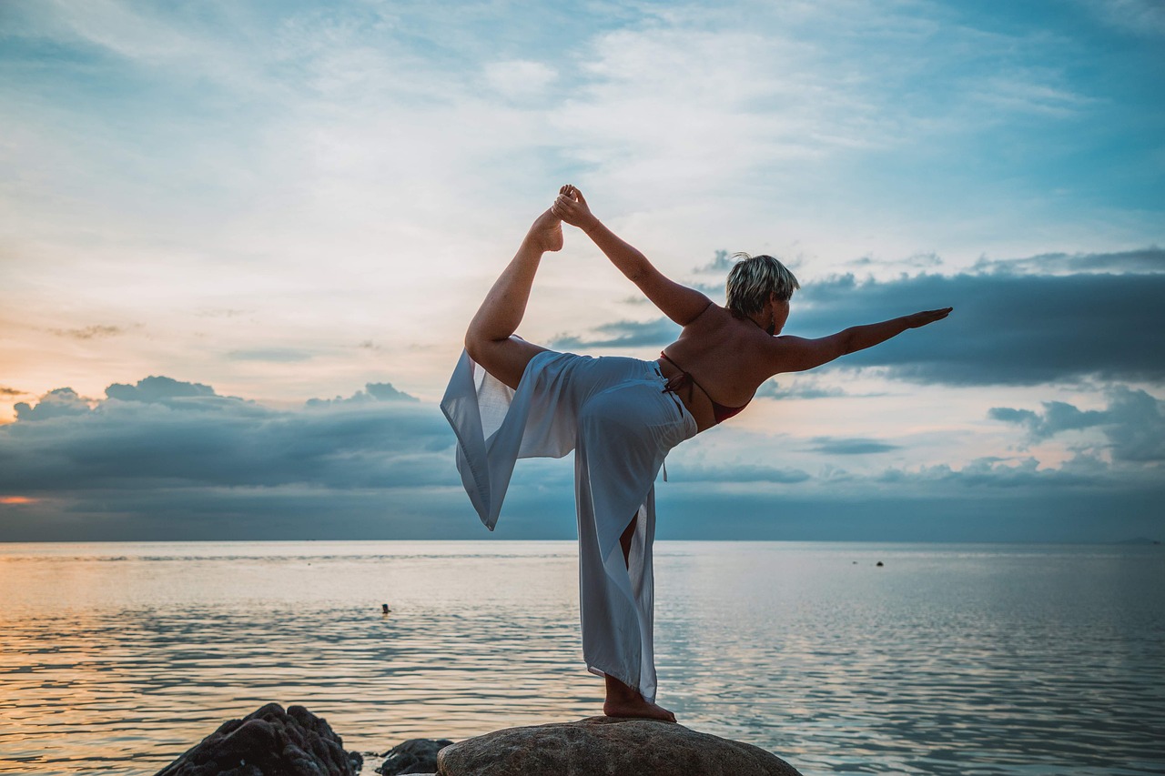 Yoga sur une plage au Brésil
